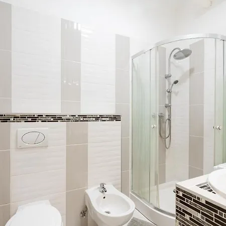 Seven Erzsebet Krt * بودابست