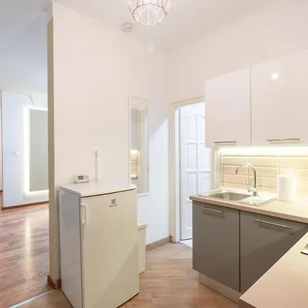 Seven Erzsebet Krt * بودابست